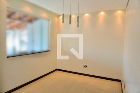 Sala de casa à venda com 3 quartos, 200m² em Alto Caiçaras, Belo Horizonte