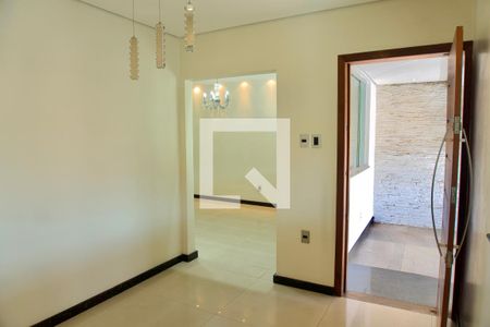Sala de casa à venda com 3 quartos, 200m² em Alto Caiçaras, Belo Horizonte