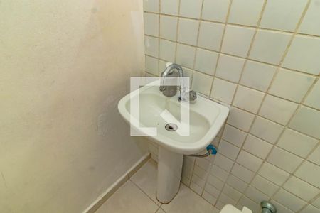 Banheiro social de casa à venda com 3 quartos, 87m² em Vila do Encontro, São Paulo