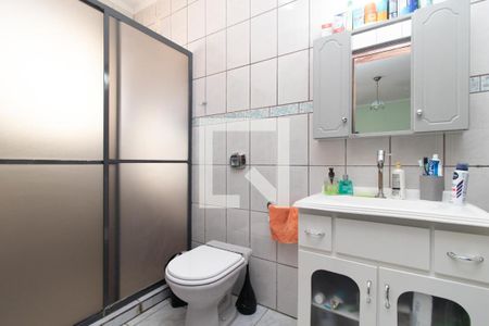 Banheiro de casa à venda com 4 quartos, 340m² em Espírito Santo, Porto Alegre