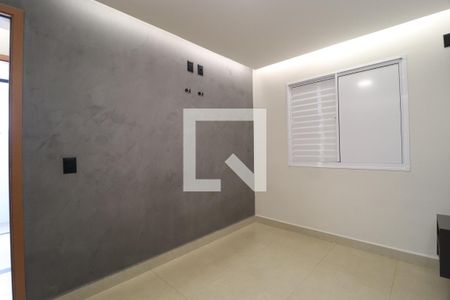 Quarto 1 de apartamento para alugar com 2 quartos, 62m² em Novo Mundo, Uberlândia