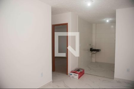 Sala de apartamento para alugar com 2 quartos, 40m² em Maria Augusta, Itaquaquecetuba