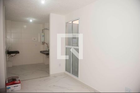Sala de apartamento para alugar com 2 quartos, 40m² em Maria Augusta, Itaquaquecetuba