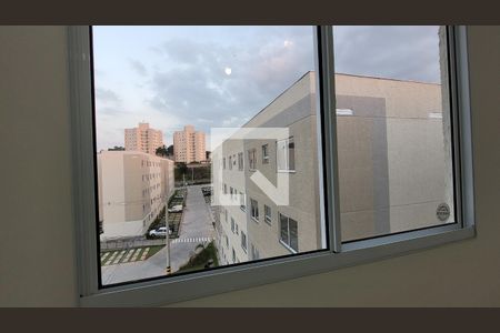 Quarto 01 de apartamento para alugar com 2 quartos, 40m² em Maria Augusta, Itaquaquecetuba