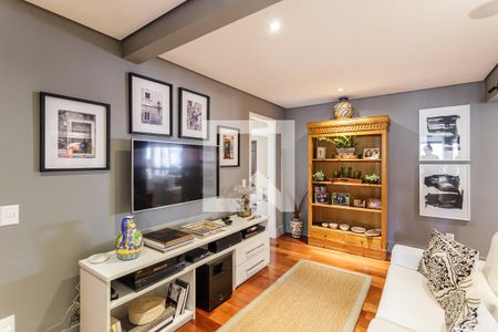 Sala de TV de apartamento à venda com 4 quartos, 190m² em Jardim Paulista, São Paulo