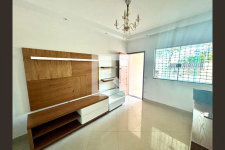 Sala de casa para alugar com 3 quartos, 156m² em Jardim Triana, São Paulo