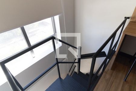 Escada de kitnet/studio para alugar com 1 quarto, 40m² em Liberdade, São Paulo