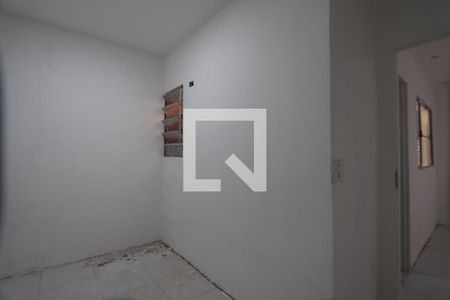 Quarto 2 de casa para alugar com 2 quartos, 70m² em Vila Ema, São Paulo