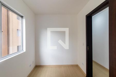 Quarto 1 de apartamento para alugar com 2 quartos, 45m² em Água Verde, Curitiba