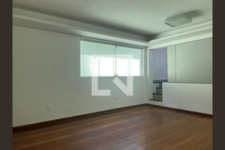 Casa para alugar com 7 quartos, 720m² em Santa Lúcia, Belo Horizonte