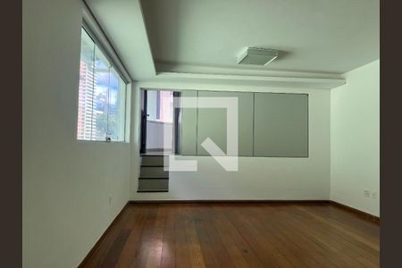 Casa para alugar com 7 quartos, 720m² em Santa Lúcia, Belo Horizonte