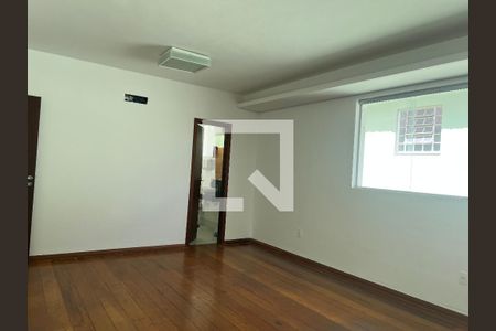 Casa para alugar com 7 quartos, 720m² em Santa Lúcia, Belo Horizonte