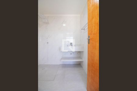 Banheiro de casa para alugar com 2 quartos, 65m² em Vila Nhocuné, São Paulo