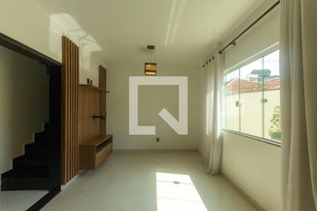 Sala de casa de condomínio para alugar com 4 quartos, 140m² em Penha de França, São Paulo