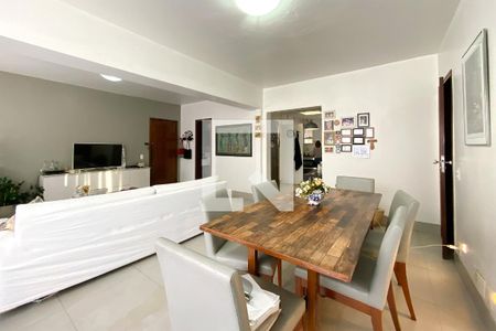 Sala de apartamento à venda com 3 quartos, 160m² em Alto Barroca, Belo Horizonte