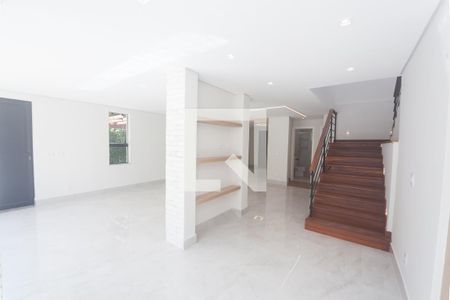 Casa de Condomínio à venda com 5 quartos, 380m² em Retiro do Chale, Brumadinho