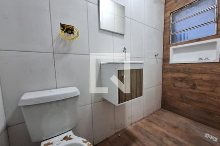 Banheiro  de casa para alugar com 1 quarto, 40m² em Jardim Rina, Santo André