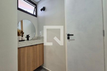 Banheiro de apartamento à venda com 2 quartos, 76m² em Cambuí, Campinas