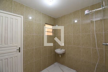 Banheiro de casa para alugar com 1 quarto, 59m² em Capão da Imbuia, Pinhais