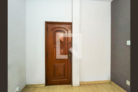 Entrada de apartamento à venda com 2 quartos, 60m² em Rio Comprido, Rio de Janeiro