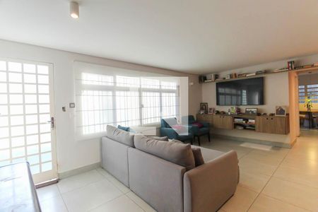 Sala de casa à venda com 4 quartos, 300m² em Jardim Jurema, São Paulo