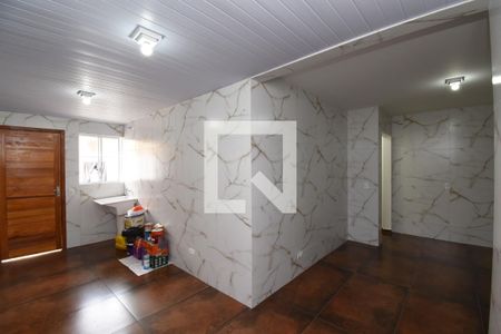 Sala/Cozinha de casa para alugar com 1 quarto, 48m² em Capão da Imbuia, Pinhais