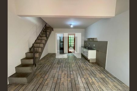 Sala de kitnet/studio para alugar com 1 quarto, 42m² em Jardim Trussardi, São Paulo