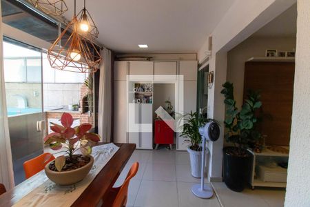 Sala de apartamento à venda com 3 quartos, 129m² em Rio do Ouro, Niterói
