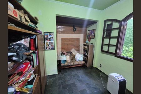 Casa à venda com 4 quartos, 239m² em Piratininga, Niterói