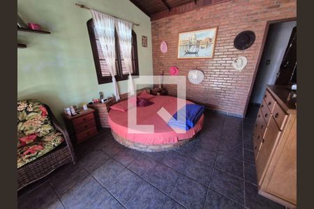 Casa à venda com 4 quartos, 239m² em Piratininga, Niterói