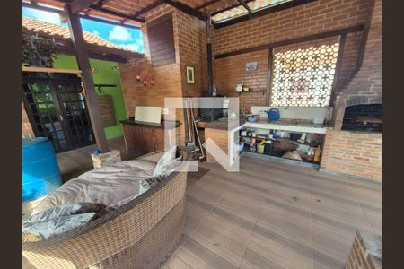 Casa à venda com 4 quartos, 239m² em Piratininga, Niterói