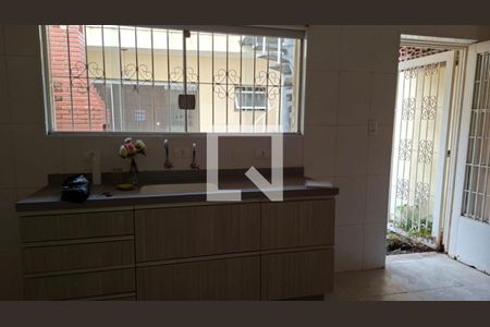 Casa para alugar com 3 quartos, 158m² em Vila Flavio, Mogi das Cruzes