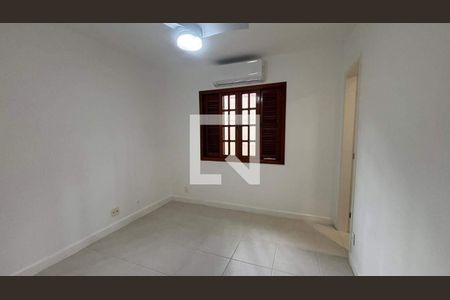 Casa à venda com 4 quartos, 450m² em Barra da Tijuca, Rio de Janeiro