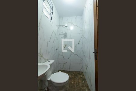 Banheiro Social de kitnet/studio para alugar com 1 quarto, 38m² em Centro, Curitiba