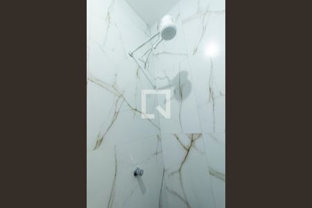 Banheiro Social de kitnet/studio para alugar com 1 quarto, 38m² em Centro, Curitiba