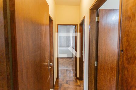 Corredor de apartamento para alugar com 3 quartos, 100m² em Cidade Nova, Belo Horizonte