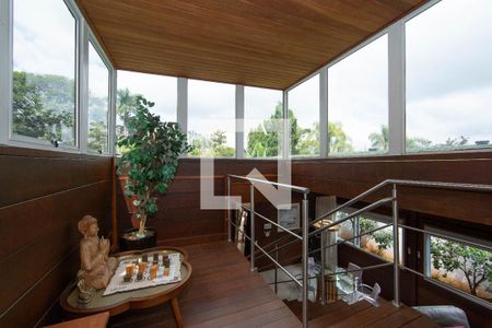 CIRCULACAO de casa à venda com 4 quartos, 300m² em Belvedere, Belo Horizonte