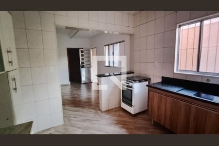 Casa para alugar com 2 quartos, 100m² em Parque Maria Helena, Suzano