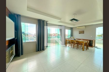 Sala de TV de apartamento para alugar com 1 quarto, 140m² em Ingleses do Rio Vermelho, Florianópolis