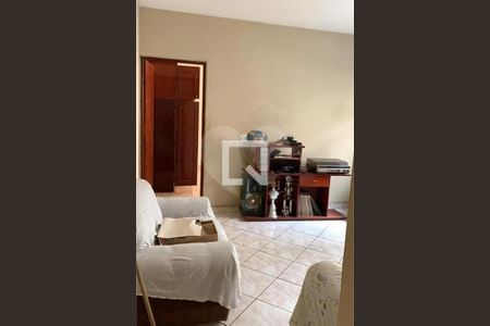 Casa à venda com 4 quartos, 310m² em Vila Taquari, São Paulo