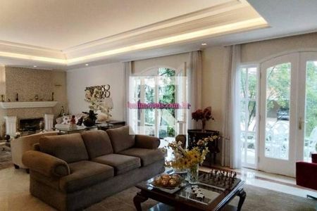 Casa à venda com 5 quartos, 1300m² em Super Quadra Morumbi, São Paulo