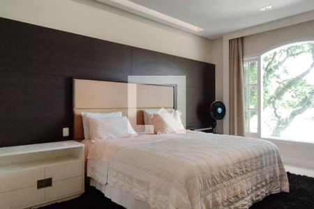 Casa à venda com 5 quartos, 1300m² em Super Quadra Morumbi, São Paulo