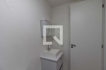 Banheiro da Suíte de apartamento para alugar com 1 quarto, 26m² em Parque Industrial Tomas Edson, São Paulo