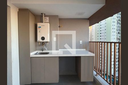 Sacada/Area de serviço de apartamento para alugar com 2 quartos, 74m² em Parque Imperial, São Paulo