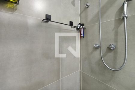 Banheiro de apartamento à venda com 1 quarto, 45m² em Parque Industrial, Campinas