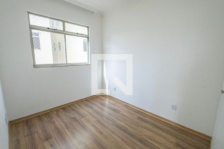 quarto 2 de apartamento à venda com 3 quartos, 59m² em Heliópolis, Belo Horizonte