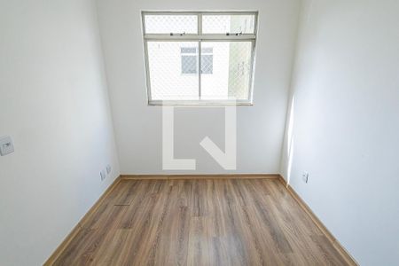 quarto 2 de apartamento à venda com 3 quartos, 59m² em Heliópolis, Belo Horizonte