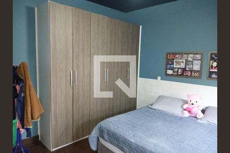 Quarto de casa de condomínio para alugar com 3 quartos, 247m² em Jardim Angela (Zona Sul), São Paulo