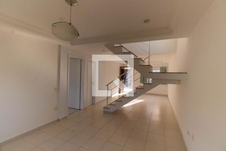 Sala de casa de condomínio para alugar com 4 quartos, 230m² em Piratininga, Niterói