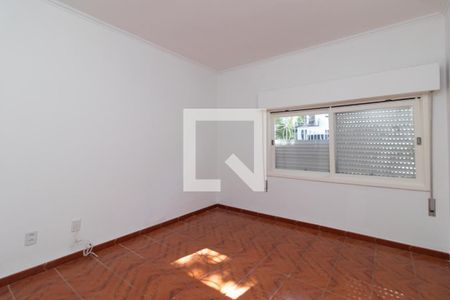 Quarto 1 de casa para alugar com 3 quartos, 298m² em Medianeira, Porto Alegre